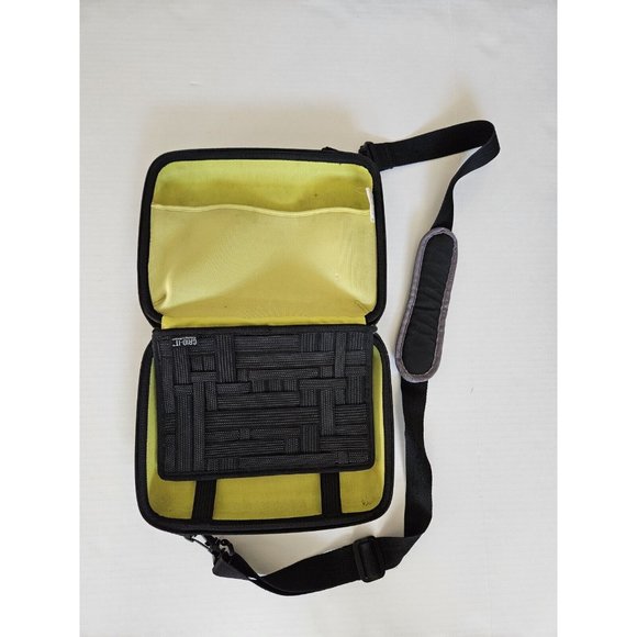 Cocoon 11" Netbook Case Includes Grid-IT!® Accessory Organizer (High-Rise) Gray - Picture 3 of 6